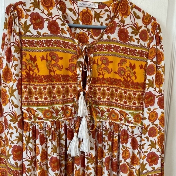 R. Vivimos dress. Size L. Floral. Long sleeve. - Picture 2 of 8